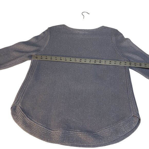 Chicos Metallic Knit Sweater Womens Size 2 Silver Acrylic Blend Long Sleeve Casu - Picture 7 of 7
